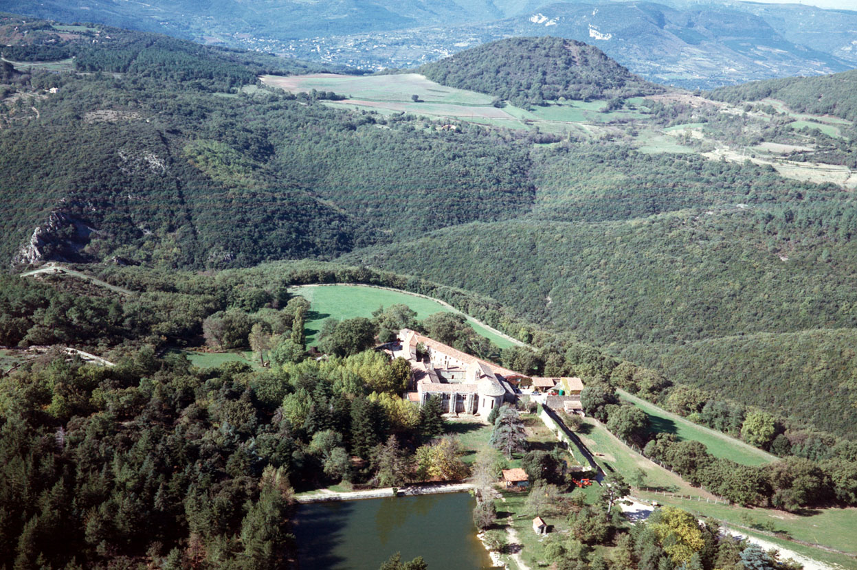 Parc mégalithique du Prieuré Saint Michel de Grandmont